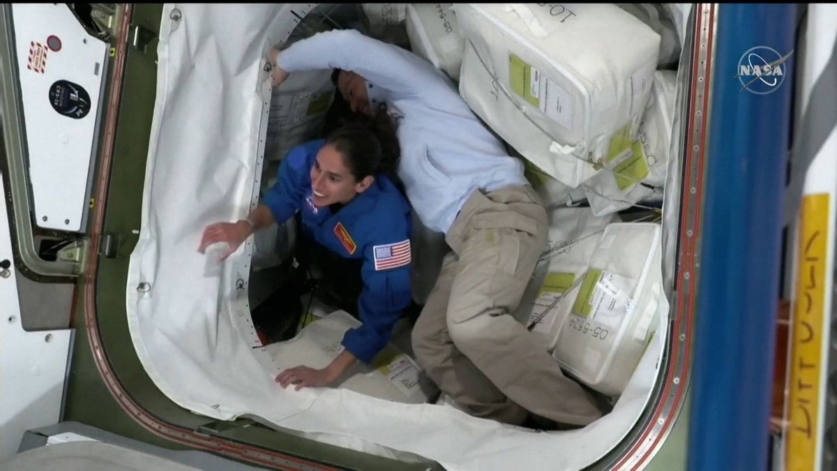 Na ISS je momentálně 11 lidí. Podívejte se na video s přivítáním nových astronautů